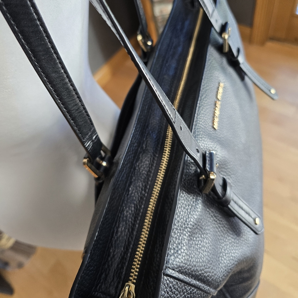Michael Kors Black Leather Structured Tote - Picture 5 of 16